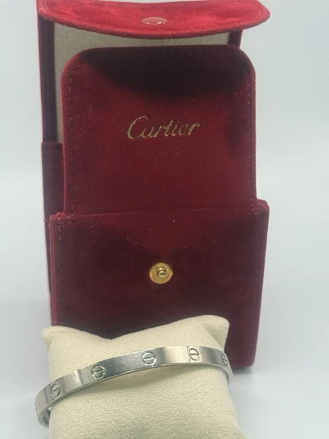 18k-White-Gold-Cartier-Cuff-Love-Bracelet-5.webp Bracelet manchette Love Cartier en or blanc 18 carats