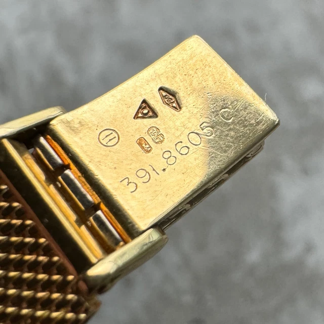 1986-Omega-Constellation-18k-Solid-Yellow-Gold-5.webp Montre Omega Constellation 1986 en or jaune massif 18 carats BA 391.8605 - 83,25 grammes + papiers