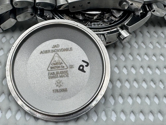 2007-Omega-Speedmaster-40mm-Chronograph-Automatic-1164-Original-12.webp Omega Speedmaster 40 mm Chronographe Automatique 2007 1164 Cadran d'origine Réf. 3211.30