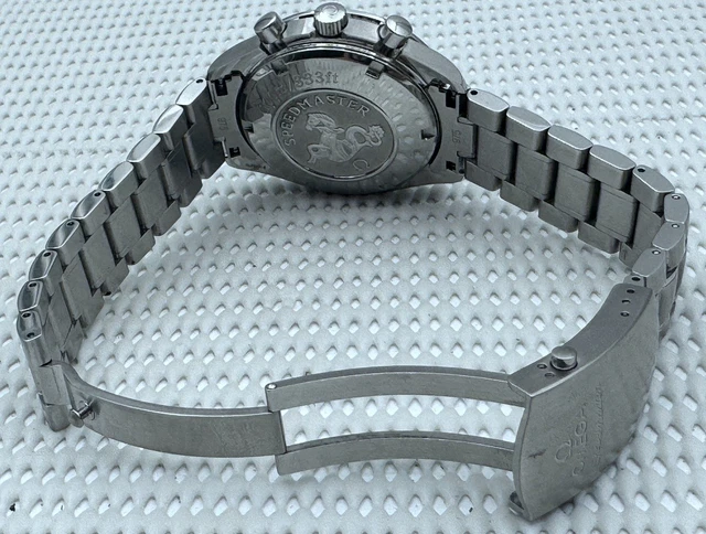 2007-Omega-Speedmaster-40mm-Chronograph-Automatic-1164-Original-4.webp Omega Speedmaster 40 mm Chronographe Automatique 2007 1164 Cadran d'origine Réf. 3211.30
