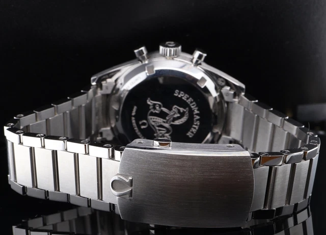 2017-Omega-Speedmaster-57-Trilogy-Ltd-Ed-Watch-3.webp Coffret complet Omega Speedmaster 57 Trilogy Limited Edition 2017 (031.11.10.39.30.010)