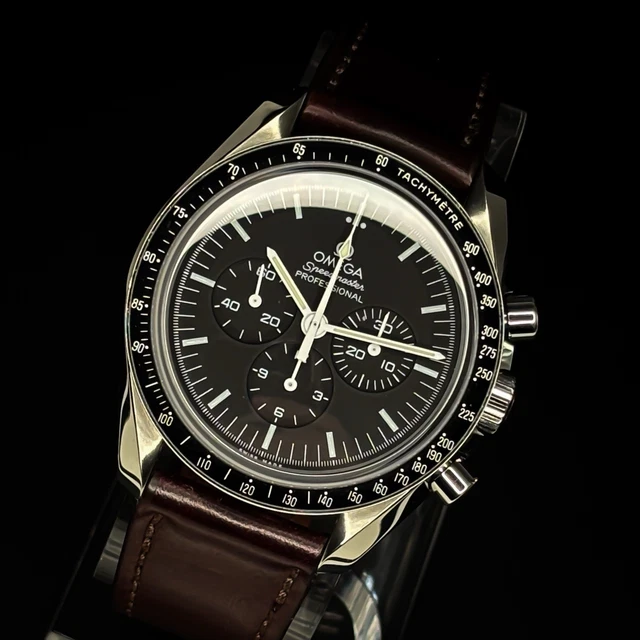 2020-OMEGA-Speedmaster-Moonwatch-Professional-31130423001006-Full-Set-20.webp Coffret complet OMEGA Speedmaster Moonwatch Professional 311.30.42.30.01.006 2020