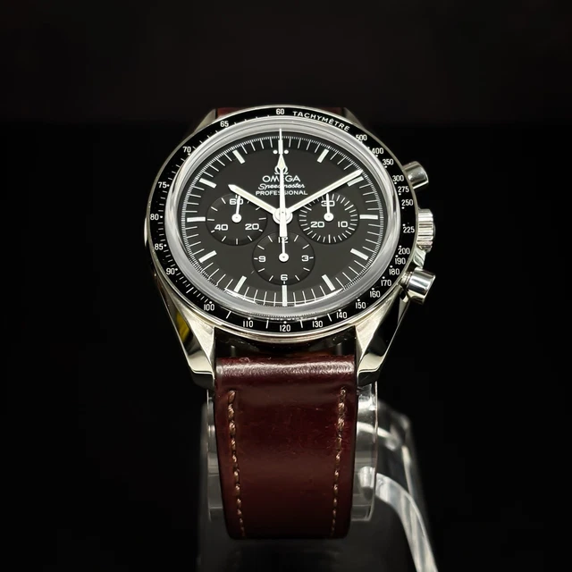2020-OMEGA-Speedmaster-Moonwatch-Professional-31130423001006-Full-Set-4.webp Coffret complet OMEGA Speedmaster Moonwatch Professional 311.30.42.30.01.006 2020