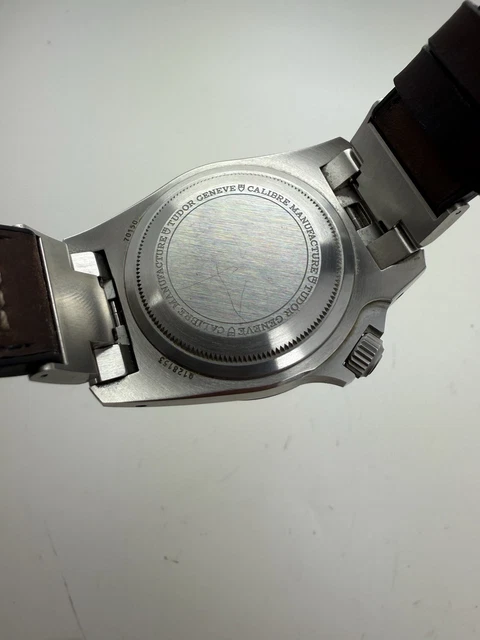 2020-Tudor-Black-Bay-P01-Stainless-Steel-Automatic (11) Montre Tudor Black Bay P01 automatique en acier inoxydable 42 mm avec bracelet en cuir (réf. 70150 B+P), année 2020