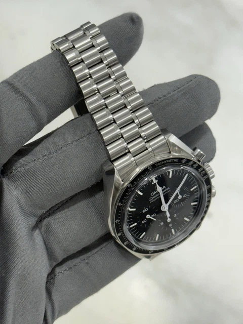 Omega Speedmaster Moonwatch 42 mm, cadran noir, saphir, 2023, référence 310.30.42.50.01.002