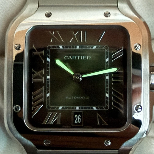 2024-Cartier-Santos-Large-Green-Dial-WSSA0062-Very-13.webp Montre Cartier Santos Grand Cadran Vert WSSA0062, 2024, Très bon état - Boîte et Papiers