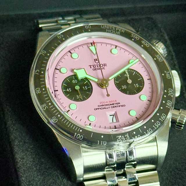 2025-Tudor-Black-Bay-Chrono-Pink-Dial (12) Tudor Black Bay Chrono Cadran Rose « Flamingo Pink » 41 mm M79360N-0019 (2025)