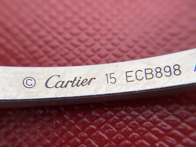 Cartier-18K-White-Gold-Small-Love-Bracelet-Size-59-Copie.webp Bracelet Cartier Love en or blanc 18 carats (taille 15)