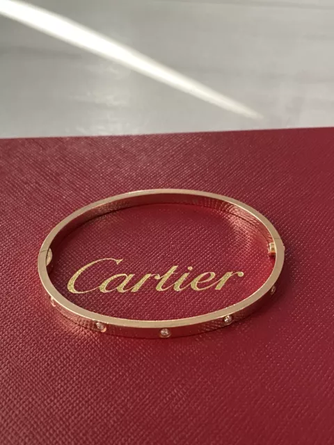 Cartier-18k-Rose-Gold-Love-Bracelet-10-Diamond-5.webp Bracelet Love Cartier en or rose 18 carats, 10 diamants, taille 17, petit modèle, 4 mm, boîte, Coa