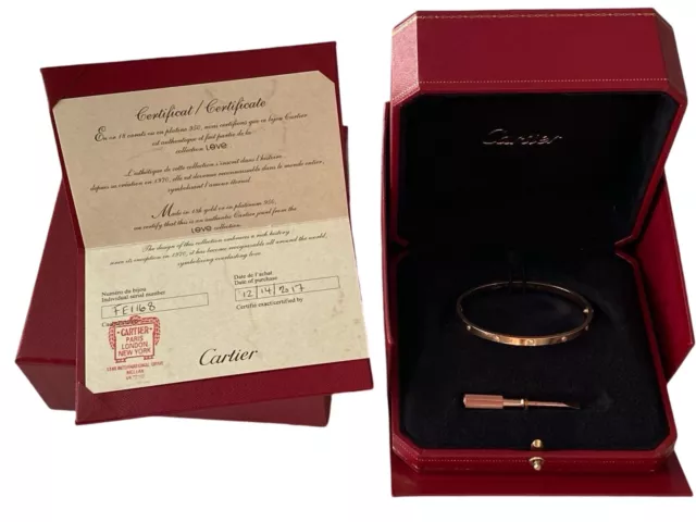 Cartier-18k-Rose-Gold-Love-Bracelet-10-Diamond-8.webp Bracelet Love Cartier en or rose 18 carats, 10 diamants, taille 17, petit modèle, 4 mm, boîte, Coa