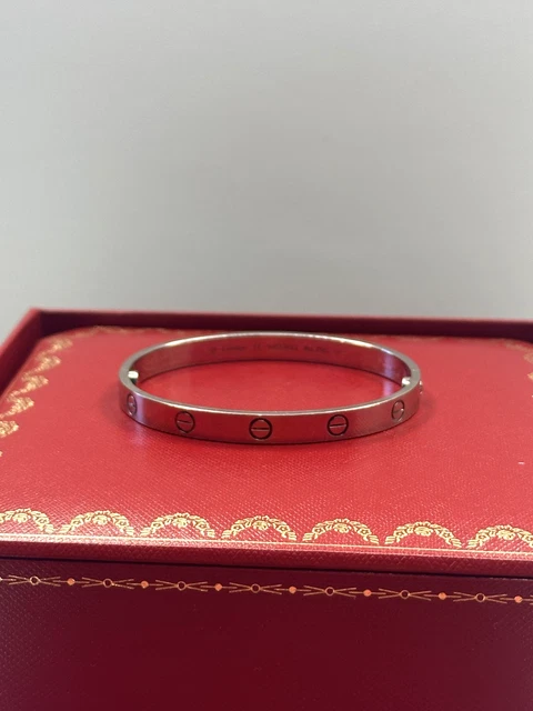Bracelet Cartier LOVE en or blanc 18 carats, taille 17, coffret complet et certificat