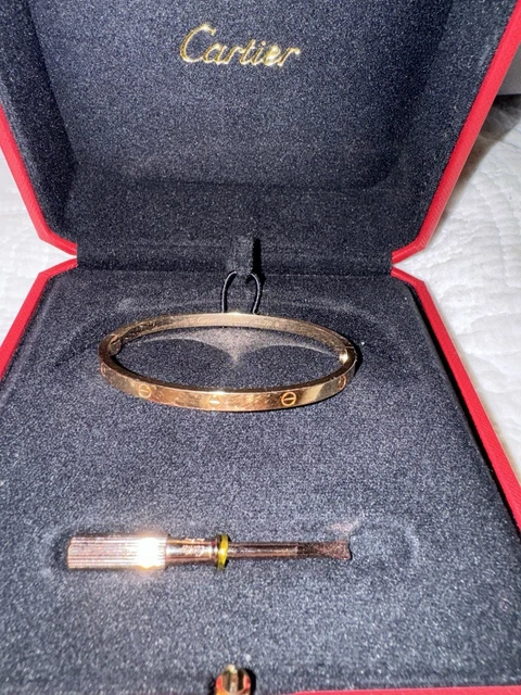 Cartier-LOVE-Bracelet-small-Rose-Gold-Size-16-12.webp Bracelet Cartier LOVE (petit) Or rose Taille 16