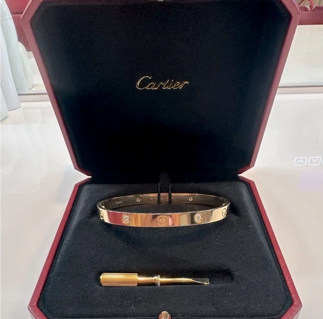 Cartier-Love-Bracelet-4-Diamonds-18k-Yellow-Size.webp Bracelet Cartier Love 4 diamants 18 carats jaune taille 20 cm