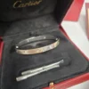 Bracelet Cartier Love Modèle Classique 4 Diamants Or Blanc Taille 17