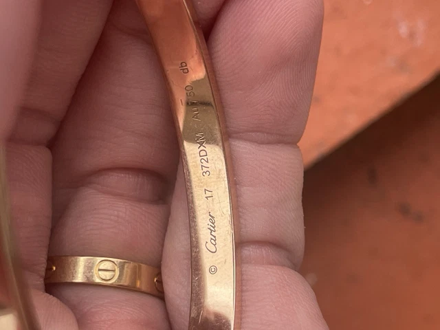 Cartier-Love-Bracelet-Original-Rose-Gold-Size-17-25.webp Bracelet Cartier Love Original en or rose, taille 17, boîte et papiers, 2025