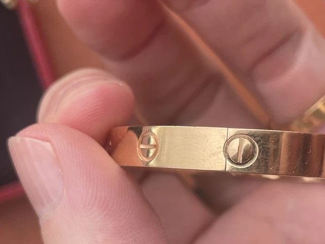 Cartier-Love-Bracelet-Original-Rose-Gold-Size-17-26.webp Bracelet Cartier Love Original en or rose, taille 17, boîte et papiers, 2025