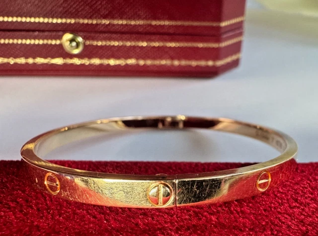 Cartier-Rose-Gold-Love-Bracelet-Medium-Model-With (7) Bracelet Cartier Love en or rose, modèle moyen, avec boîte et documents d'origine.