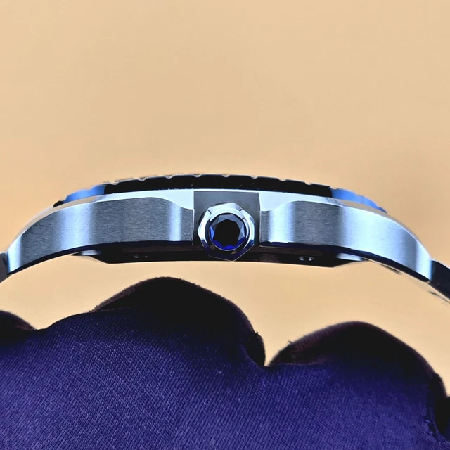 Cartier-Santos-de-Cartier-40-mm-WSSA0047-BP (10) Montre Cartier Santos de Cartier 40 mm WSSA0047 B&P Bracelet supplémentaire Lunette PVD bleue Homme