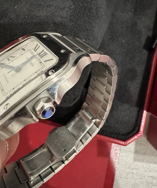 Cartier-Santos-de-Cartier-Medium-Stainless-Steel-WSSA0029-25.webp Montre Cartier Santos de Cartier Medium en acier inoxydable WSSA0029, coffret et papiers