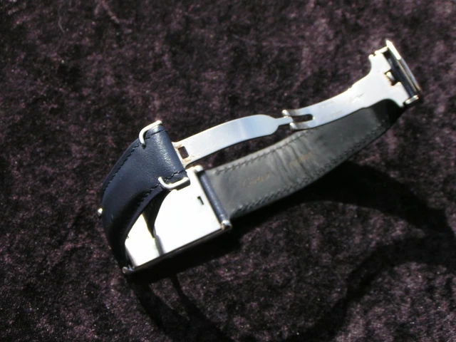 Test de la Cartier Tank Basculante XL 26 mm en acier 2522 (09/2025)