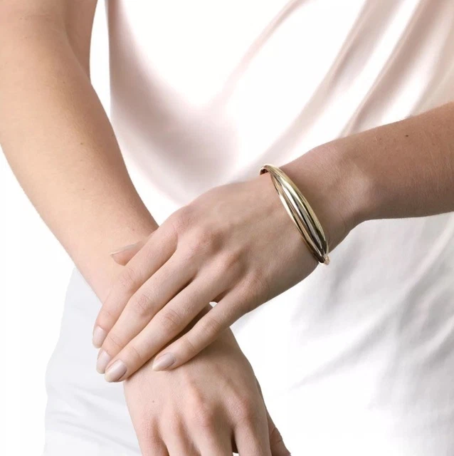 Cartier-Trinity-Tri-Color-Bangle-Bracelet-18k-Gold-Classic-25.webp Bracelet jonc Cartier Trinity Tricolore en or 18 carats, modèle classique