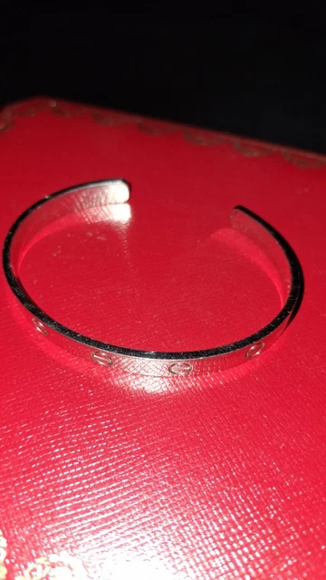 Cartier-White-Gold-Cuff-Love-Bracelet-18-4.webp Bracelet manchette Love en or blanc Cartier 18