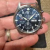IWC-Pilots-Chronograph-Le-Petite-Prince-Edition-53.webp Chronographe d'Aviateur IWC Édition Le Petit Prince - IW377714 Coffret + Papiers