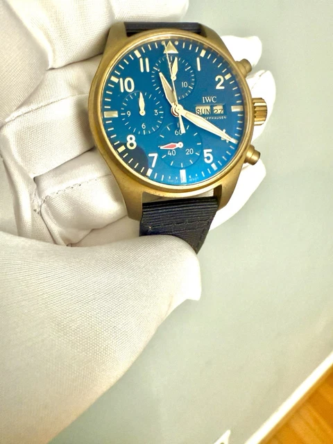 IWC-Pilots-Watch-Chrono-Bronze-Blue-10.webp Montre d'Aviateur IWC Chrono Bronze Bleu IW288109