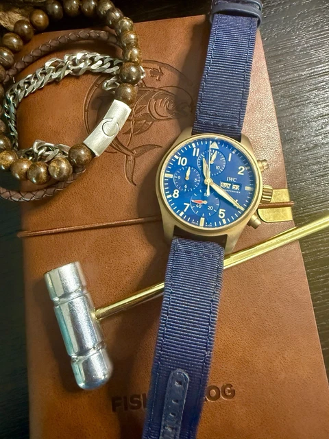 IWC-Pilots-Watch-Chrono-Bronze-Blue-9.webp Montre d'Aviateur IWC Chrono Bronze Bleu IW288109