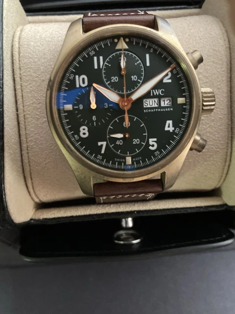 IWC-Pilots-Watch-Olive-Green-Dial-Mens-2.webp IWC Pilot's Watch Olive Green Dial Men's Watch - IW387902 - Automatic Swiss