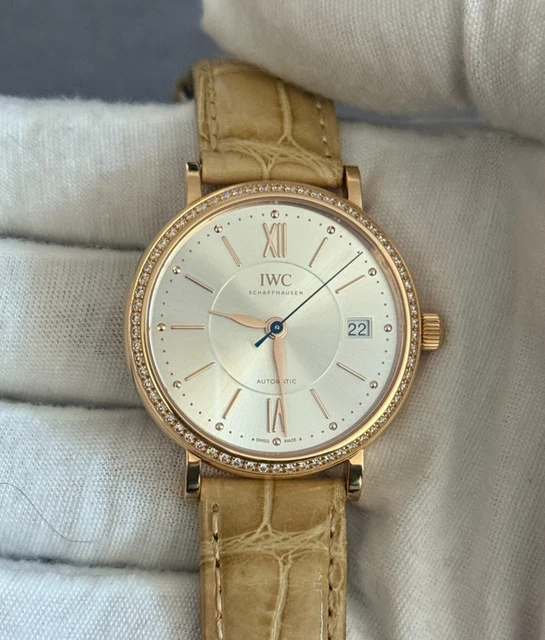 IWC-Portofino-18k-Rose-Gold-Factory-Diamond-37mm-2.webp Montre IWC Portofino en or rose 18 carats avec diamants, 37 mm, réf. IW458107.