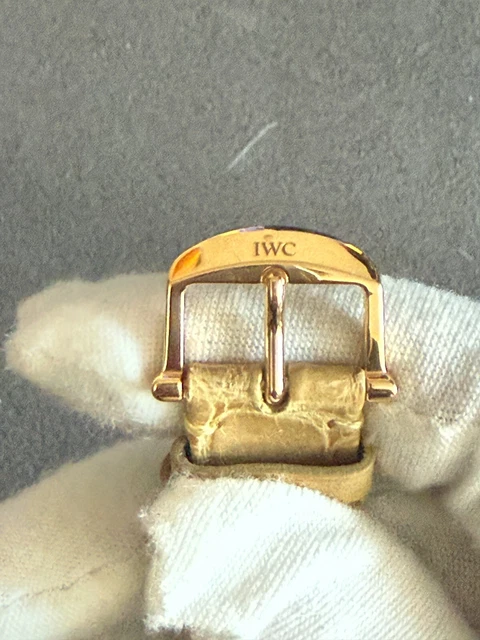 IWC-Portofino-18k-Rose-Gold-Factory-Diamond-37mm-6.webp Montre IWC Portofino en or rose 18 carats avec diamants, 37 mm, réf. IW458107.