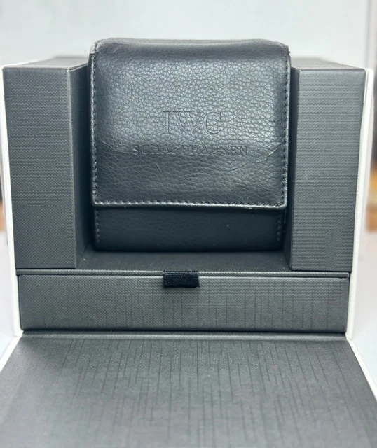 IWC-Portugieser-Yacht-Club-Chronograph-IW3814093-FULLY-11.webp IWC Portugieser Yacht Club Chronographe IW3814093 Entièrement fonctionnel Sans prix de réserve