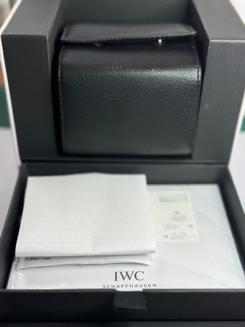 IWC-Portugieser-Yacht-Club-Chronograph-IW3814093-FULLY-12.webp IWC Portugieser Yacht Club Chronographe IW3814093 Entièrement fonctionnel Sans prix de réserve