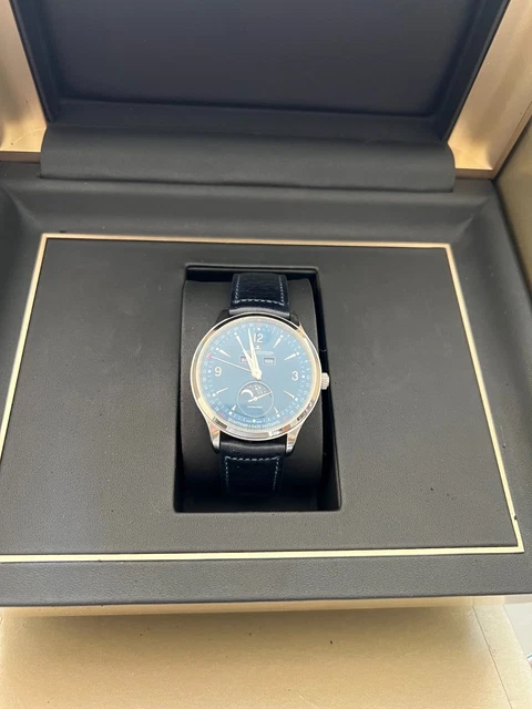 Jaeger-LeCoultre-Master-Calendar-Control-Calendar-Blue-Dial-Stainless.webp Jaeger-LeCoultre Master Calendar Control Calendar Cadran bleu Acier inoxydable