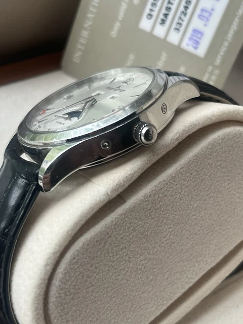 Jaeger-LeCoultre-Master-Steel-Mens-Watch-Q1558420-Moonphase-2.webp Montre Jaeger-LeCoultre Master Steel pour homme - Q1558420 Phases de lune Calendrier annuel