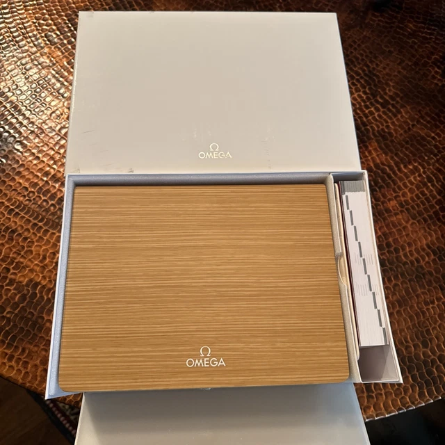 OMEGA-Seamaster-Aqua-Terra-150M-22012412103007-Blue-Dial (14) Montre OMEGA Seamaster Aqua Terra 150M 220.12.41.21.03.007 à cadran bleu