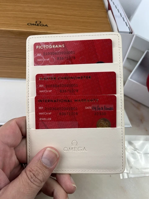 OMEGA-Seamaster-Diver-300M-21030422001001-Upgraded-OEM-Mesh-15.webp Bracelet en maille OEM amélioré pour OMEGA Seamaster Diver 300M 210.30.42.20.01.001