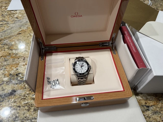 OMEGA Seamaster Diver 300M cadran blanc 42 mm état fantastique