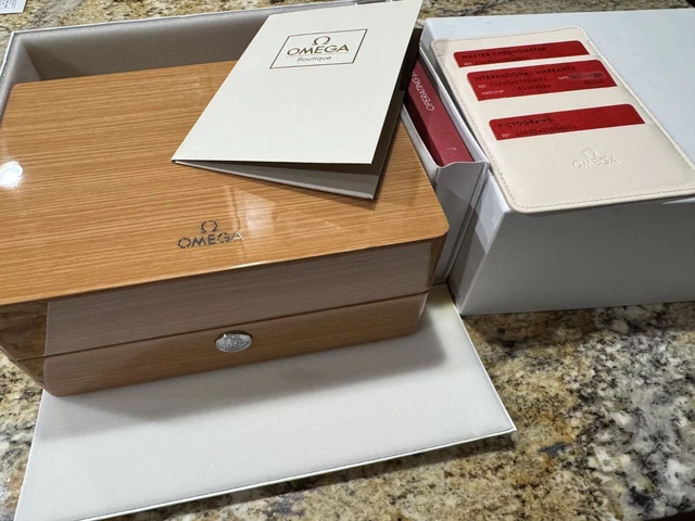 OMEGA Seamaster Diver 300M cadran blanc 42 mm état fantastique