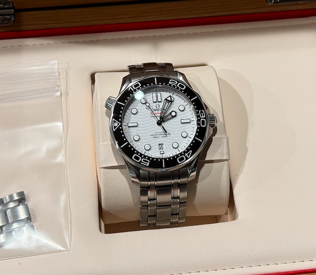 OMEGA Seamaster Diver 300M cadran blanc 42 mm état fantastique