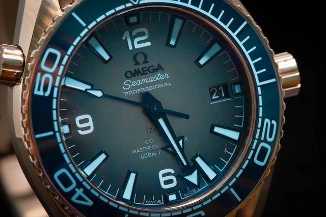 OMEGA Seamaster Planet Ocean 600M 39,5 mm Cadran bleu été - 215.30.40.20.03.002