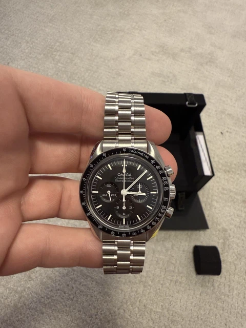 OMEGA-Speedmaster-Moonwatch-Professional-31030425001002-15.webp OMEGA Speedmaster Moonwatch Professional 310.30.42.50.01.002