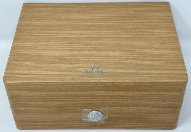 Omega-Seamaster-Aqua-Terra-150M-GMT-43mm-Automatic (4) Montre Omega Seamaster Aqua Terra 150M GMT 43mm Chronomètre Automatique