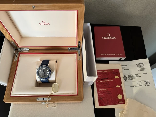 Omega Seamaster Diver 300 42 mm Céramique Gris Bleu 210.32.42.20.06.001 Caoutchouc