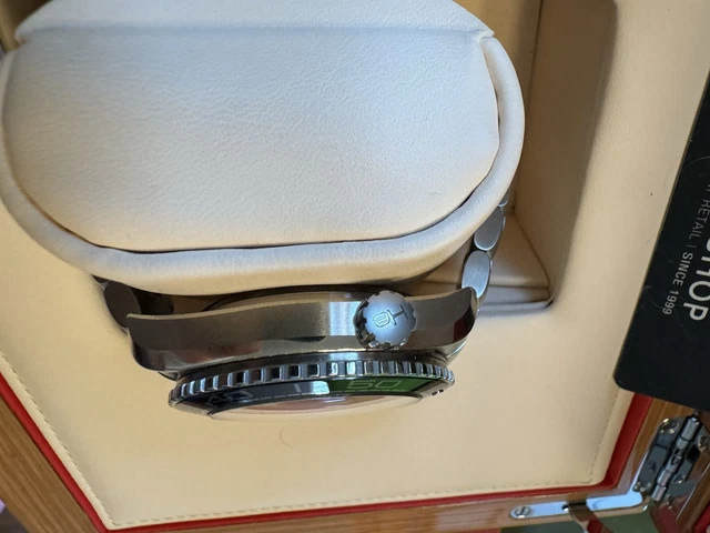 Omega-Seamaster-Planet-Ocean-Automatic-Mens-Watch-21530442101001-9.webp Montre automatique pour homme Omega Seamaster Planet Ocean 215.30.44.21.01.001