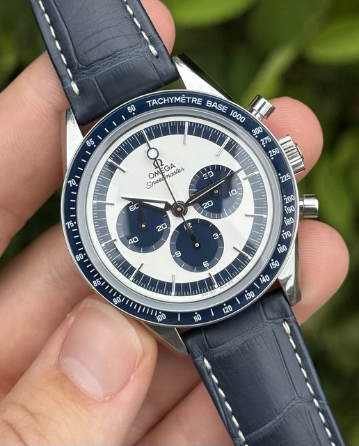 Omega-Speedmaster-CK2998-Limited-Edition-Blue-Panda-11.webp Omega Speedmaster CK2998 Édition limitée « Blue Panda » - Coffret complet