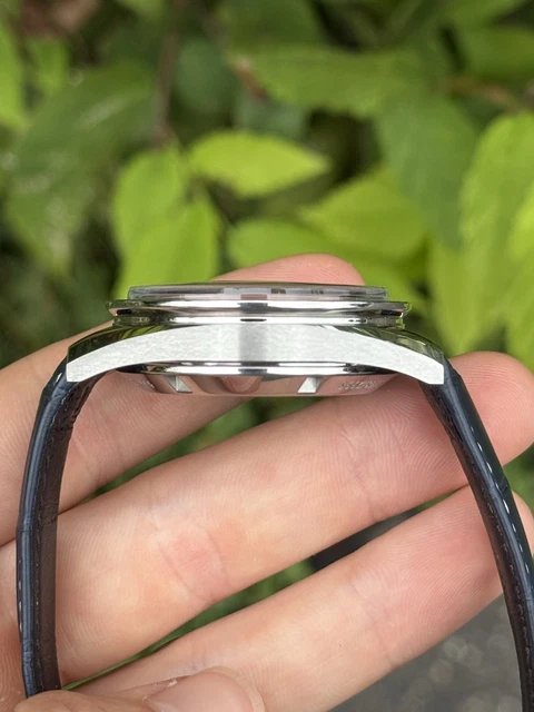 Omega-Speedmaster-CK2998-Limited-Edition-Blue-Panda-13.webp Omega Speedmaster CK2998 Édition limitée « Blue Panda » - Coffret complet