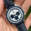 Omega-Speedmaster-CK2998-Limited-Edition-Blue-Panda-19.webp Omega Speedmaster CK2998 Édition limitée « Blue Panda » - Coffret complet
