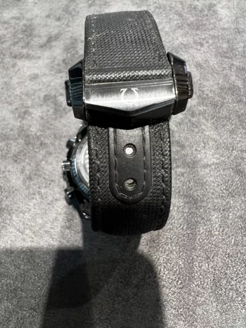 Omega-Speedmaster-Darkside-of-the-Moon-Complete-with-11-Copie.webp Omega Speedmaster Darkside of the Moon complète avec boîte et papiers